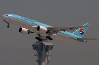 LAX: Korean Air B772 HL7531